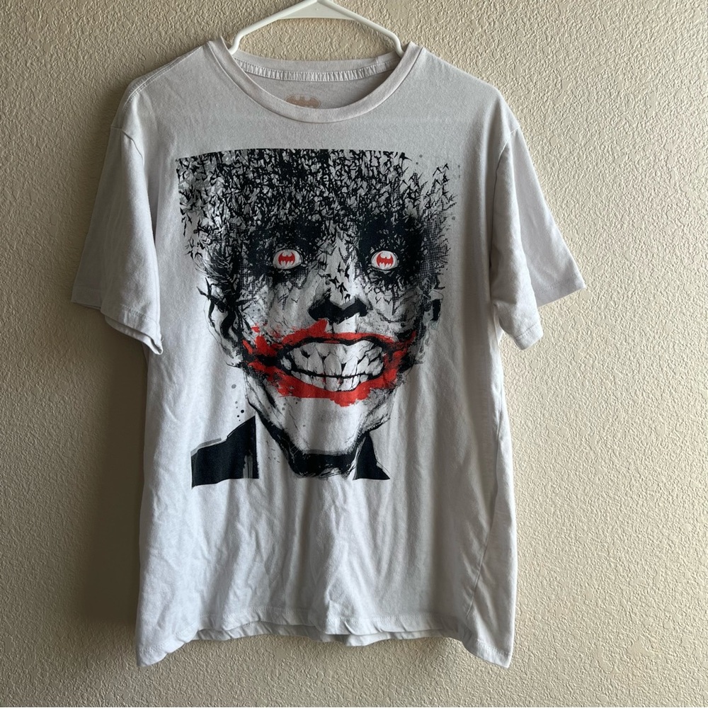 The Joker Graphic White T-Shirt - Medium